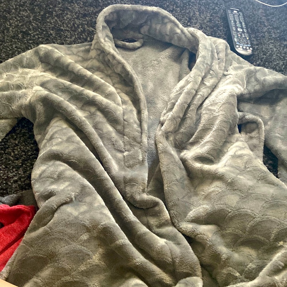 grey fuzzy/soft robe size M, could fit adult XS/S/M just love kimono robe